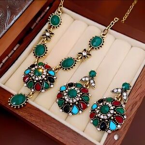 Adina Eden Green and Gold Necklace Set